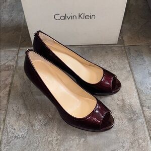 BNIB Calvin Klein Burgundy Peep Toe Platform Pump Heels